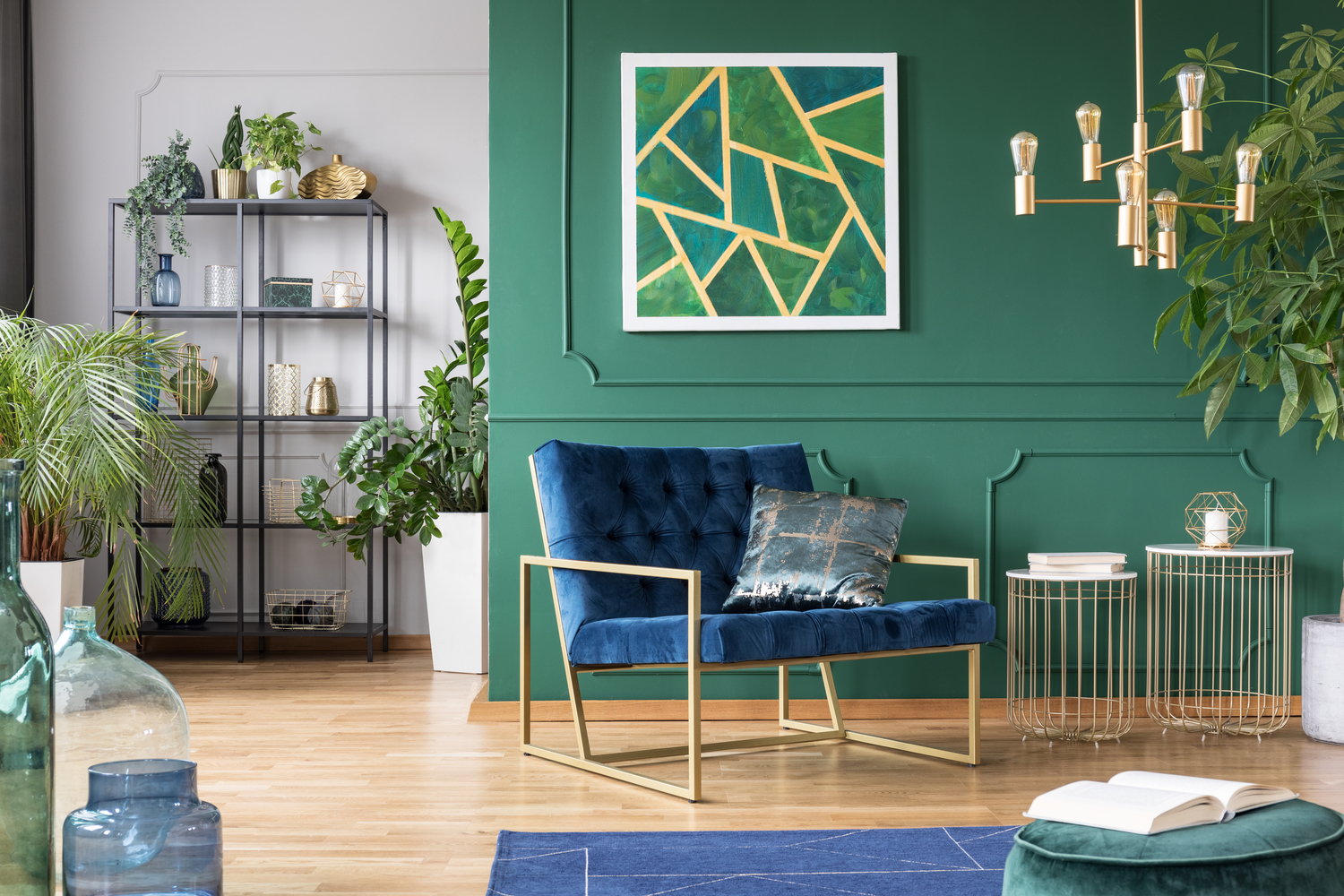 8 Essential Pieces of Living Room Décor